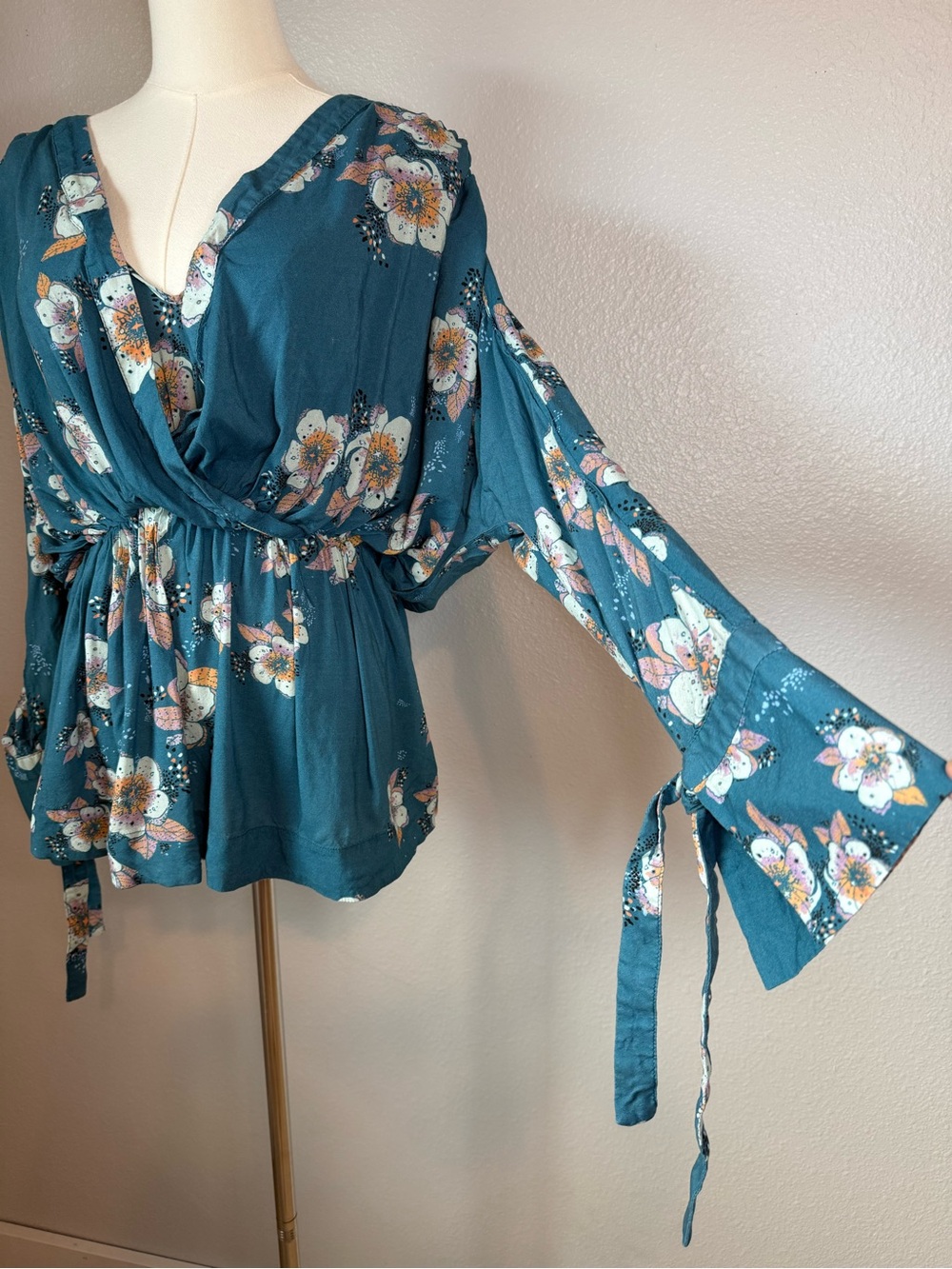 Free People Tuscan Dreams Blue Floral Surplice Peplum Tie Sleeve Top XS